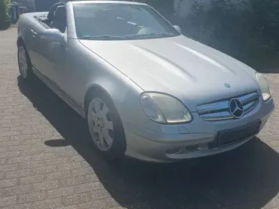 Gebraucht Mercedes SLK320 218 PS (160 kW) 2000 Silber Cabrio