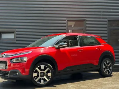 Gebraucht Citroën C4 Feel 110 PS (80 kW) 2019 Rot Limousine