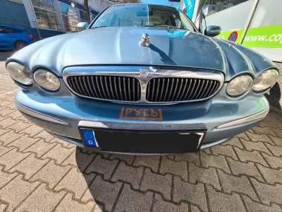 Käytetty Jaguar X-type Executive 156 HP (114 kW) 2002 Sininen Sedan
