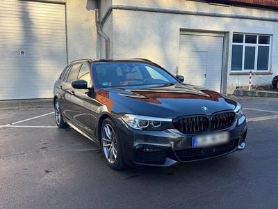 Grau Gebraucht 2019 BMW 530 Shadowline Kombi | 28.000 € (Guter Preis)
