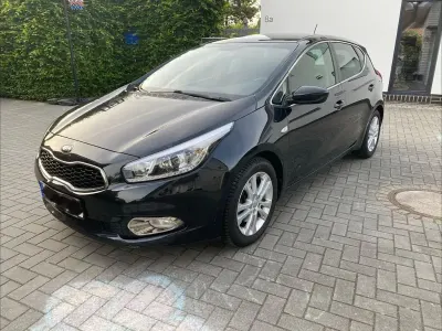Gebraucht Kia Ceed DREAM-TEAM Edition 100 PS (73 kW) 2014 Schwarz Kleinwagen