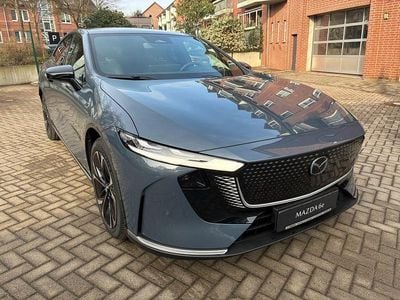 Neu Mazda 6e Takumi-Line 180 kW (245 PS) 2025 Grau Limousine
