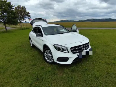 Gebraucht Mercedes GLA200 163 PS (119 kW) 2019 Weiß SUV