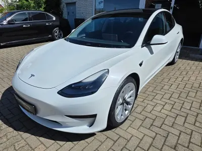 Käytetty Tesla Model 3 RWD 235 kW (320 HP) 2022 Valkoinen Sedan