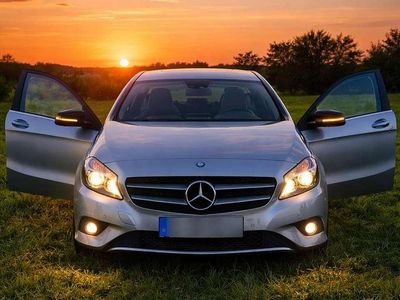 Silber Gebraucht 2013 Mercedes 200 Kombi | 12.200 €