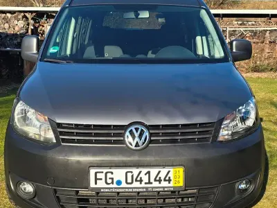 Gebraucht VW Caddy Maxi 110 PS (80 kW) 2012 Grau Van / Kleinbus
