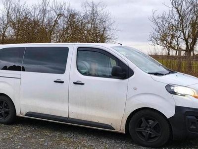 Peugeot Traveller