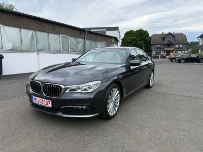 Gebraucht BMW 740 Shadowline 320 PS (235 kW) 2019 Grau Limousine