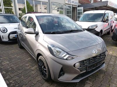 Grau Gebraucht 2022 Hyundai i10 Advanced Kleinwagen | 12.099 € (Fairer Preis)