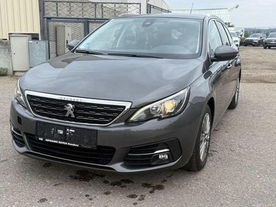 Gebraucht Peugeot 308 Active 131 PS (96 kW) 2019 Grau Kombi