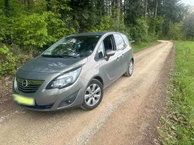 Gebraucht Opel Meriva 101 PS (74 kW) 2010 Braun Van / Kleinbus