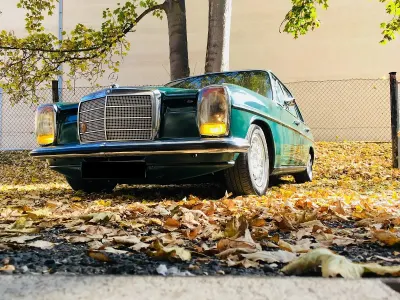 Gebraucht Mercedes W114 120 PS (88 kW) 1972 Grün Limousine