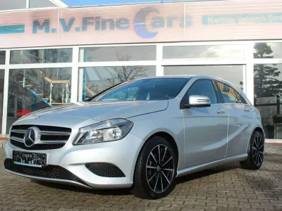 Używany Mercedes A180 122 KM (89 kW) 2012 Srebrny Hatchback