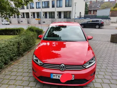 Gebraucht VW Golf Sportsvan Comfortline 86 PS (63 kW) 2017 Rot Van / Kleinbus