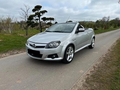 Usata Opel Tigra 90 CV (66 kW) 2004 Argento Cabrio