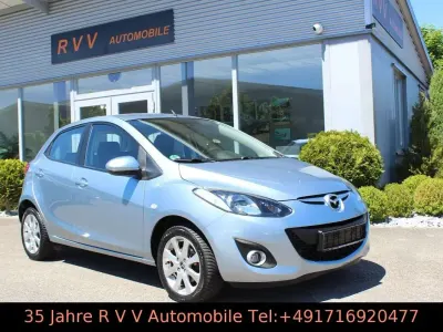 Gebraucht Mazda 2 Edition 84 PS (61 kW) 2013 Blau Kleinwagen