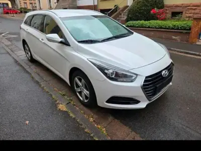 Gebraucht Hyundai i40 135 PS (99 kW) 2017 Weiß Kombi