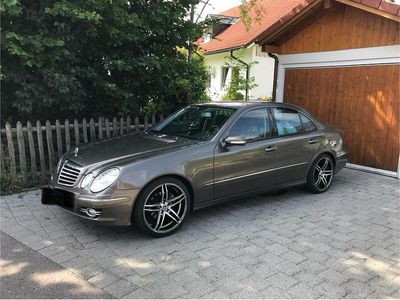 Mercedes E200