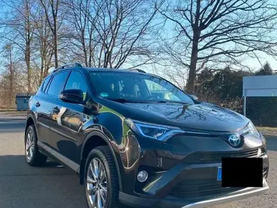Gebraucht Toyota RAV4 Edition 197 PS (144 kW) 2016 Braun SUV