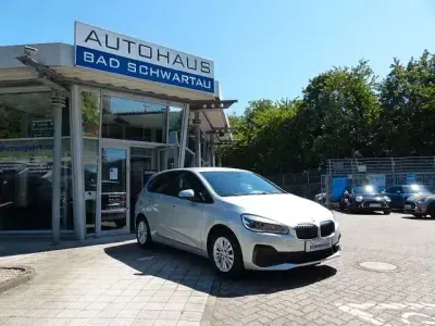 Gebraucht BMW 218 Active Tourer Sport Line 150 PS (110 kW) 2021 Silber Van / Kleinbus