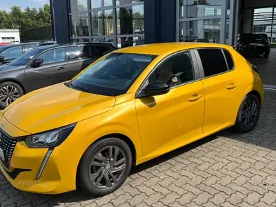 Gebraucht Peugeot 208 Active 75 PS (55 kW) 2022 Gelb Kleinwagen