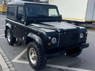 Gebraucht Land Rover Defender S 113 PS (83 kW) 1998 Schwarz SUV
