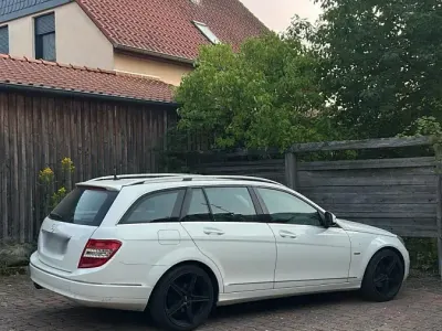 Gebraucht Mercedes C180 156 PS (114 kW) 2008 Weiß Kombi