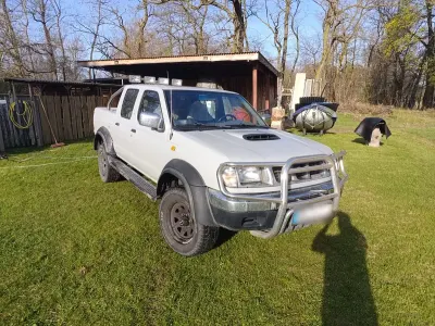 Gebraucht Nissan Navara 103 PS (75 kW) 1998 Grau Pickup