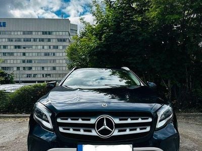 Mercedes GLA220