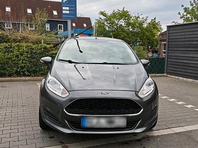 Gebraucht Ford Fiesta 60 PS (44 kW) 2016 Grau Limousine