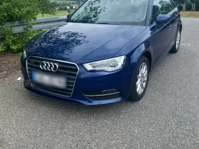 Gebraucht Audi A3 Attraction 125 PS (91 kW) 2016 Blau Kombi