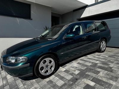 Usata Volvo V70 140 CV (102 kW) 2003 Verde Station wagon