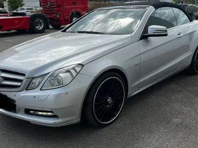 Gebraucht Mercedes E220 Avantgarde 170 PS (125 kW) 2011 Silber Cabrio