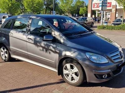 Mercedes B200