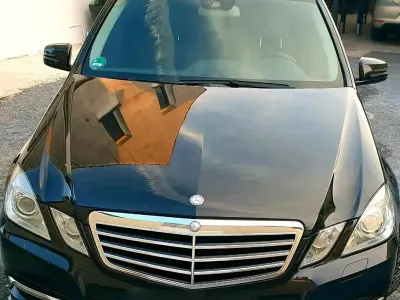 Gebraucht Mercedes E220 Avantgarde 170 PS (125 kW) 2012 Schwarz Kombi