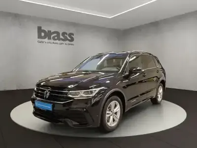 Gebraucht VW Tiguan Allspace R-line 193 PS (141 kW) 2024 Deep black perleffekt SUV