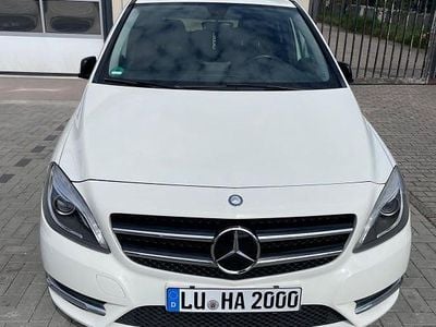 Usata Mercedes B200 136 CV (100 kW) 2012 Bianco Monovolume