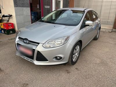 Gebraucht Ford Focus 101 PS (74 kW) 2014 Silber Limousine