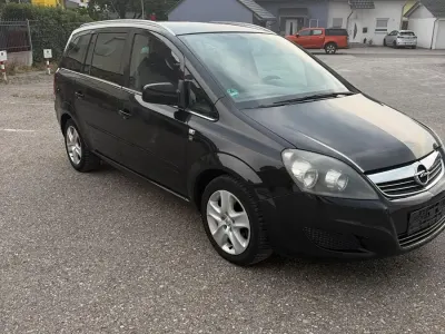 Gebraucht Opel Zafira Edition 110 PS (80 kW) 2010 Schwarz Van / Kleinbus