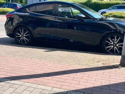 Gebraucht Mazda 3 Inclusive 150 PS (110 kW) 2014 Schwarz Limousine
