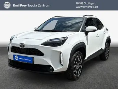 Gebraucht Toyota Yaris Plus 131 PS (96 kW) 2024 Schnee weiß Kleinwagen