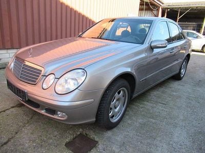 Gebraucht Mercedes E200 163 PS (119 kW) 2003 Silber Limousine