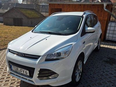 Gebraucht Ford Kuga Individual 179 PS (131 kW) 2016 Weiß SUV