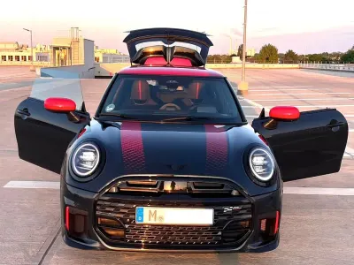 Używany Mini John Cooper Works 231 KM (169 kW) 2025 Szary Hatchback