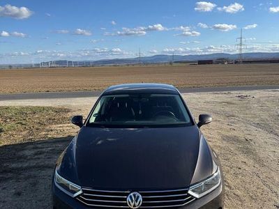 Gebraucht VW Passat Comfortline 150 PS (110 kW) 2016 Braun Limousine