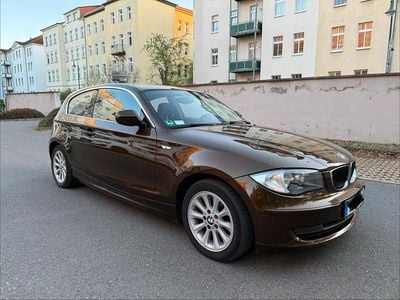 Usata BMW 116 122 CV (89 kW) 2009 Marrone Utilitaria