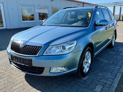 Usado Skoda Octavia Ambiente 122 HP (89 kW) 2011 Cinzento Carrinha