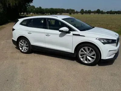 Gebraucht Skoda Enyaq iV Loft 150 kW (204 PS) 2021 Weiß SUV