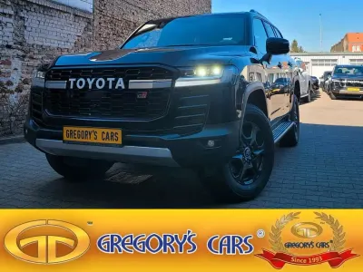 Gebraucht Toyota Land Cruiser 415 PS (305 kW) 2023 Raven black metallic SUV
