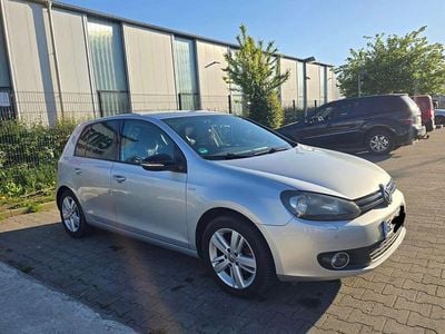 Usata VW Golf VII Match 105 CV (77 kW) 2013 Argento Berlina